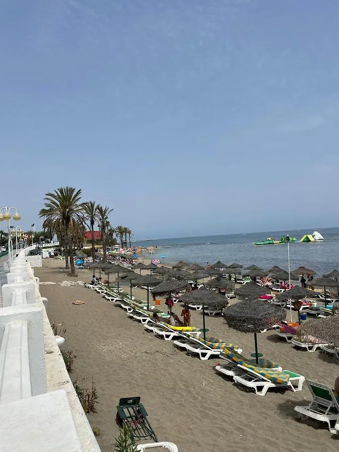 Apartamento Benalbeach, estudio en primera línea de playa Benalmádena