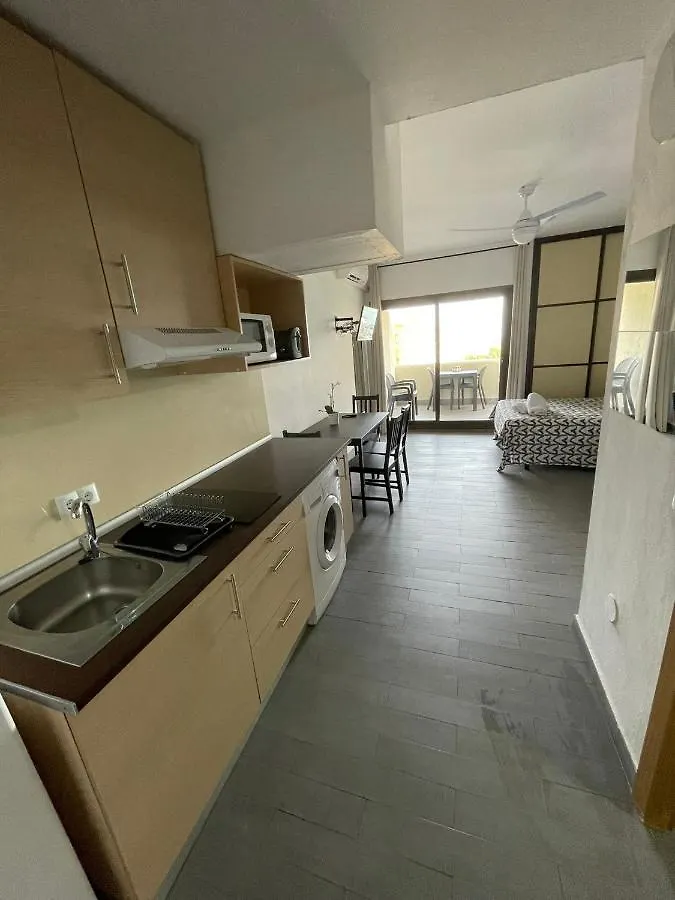 Apartamento Benalbeach, estudio en primera línea de playa Benalmádena
